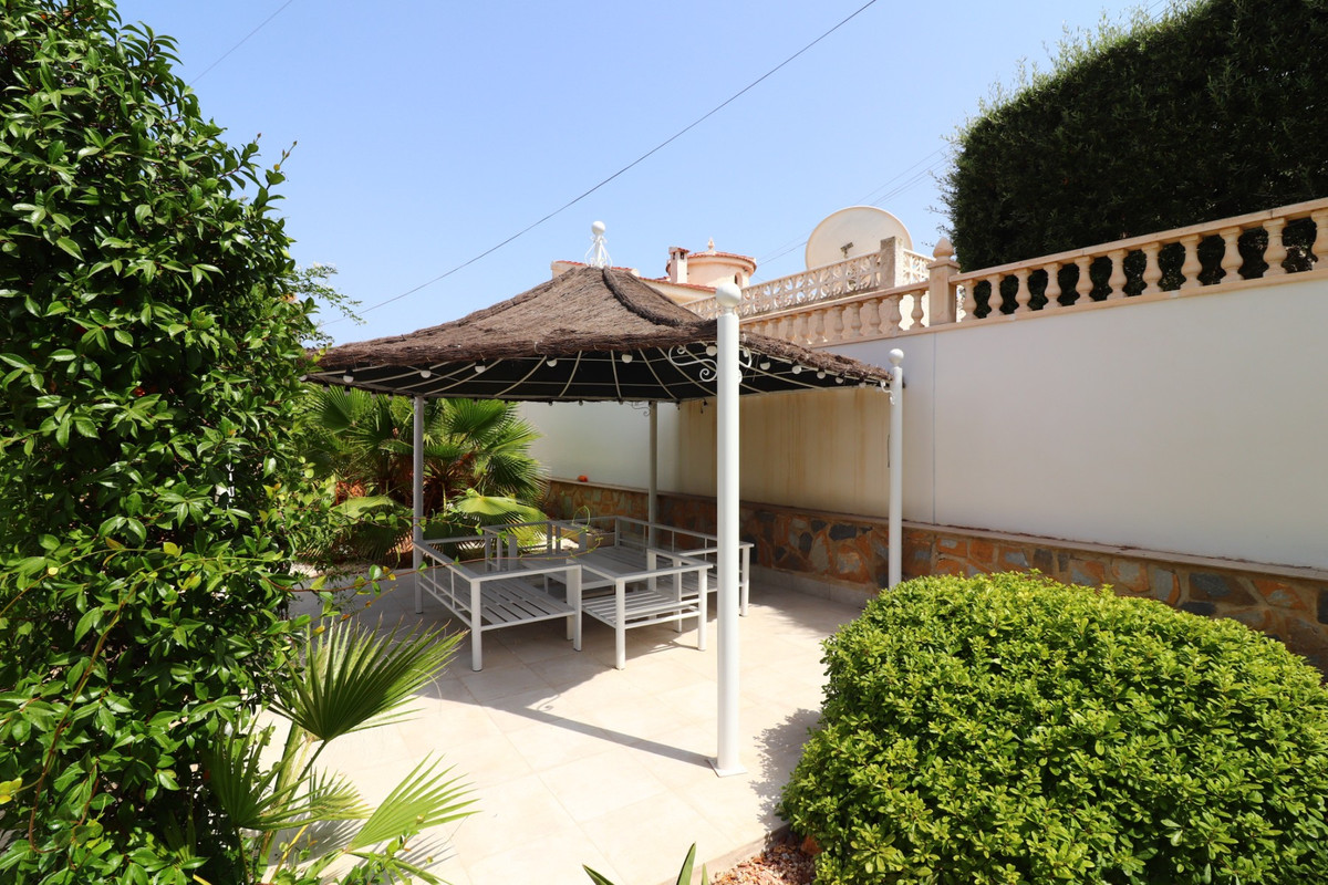 Se vende Villa - Chalet de 3 dormitorios en Costa Blanca, Alicante, España