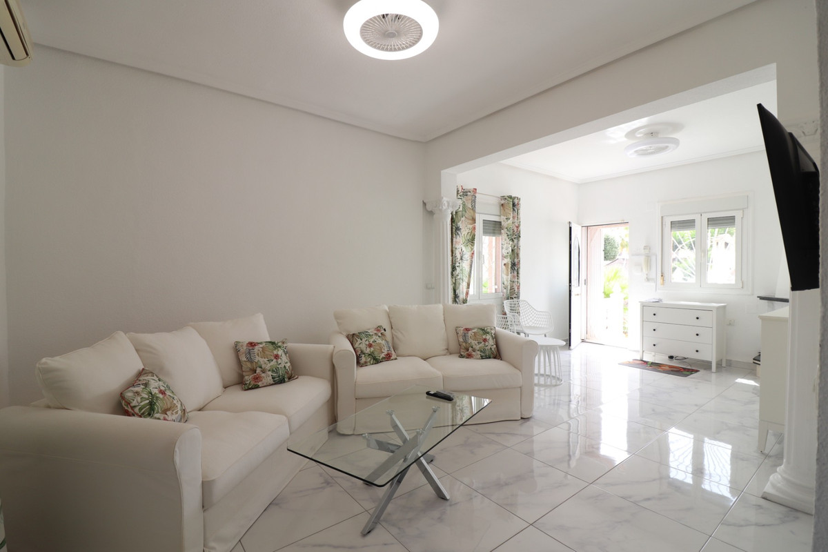 Se vende Villa - Chalet de 3 dormitorios en Costa Blanca, Alicante, España