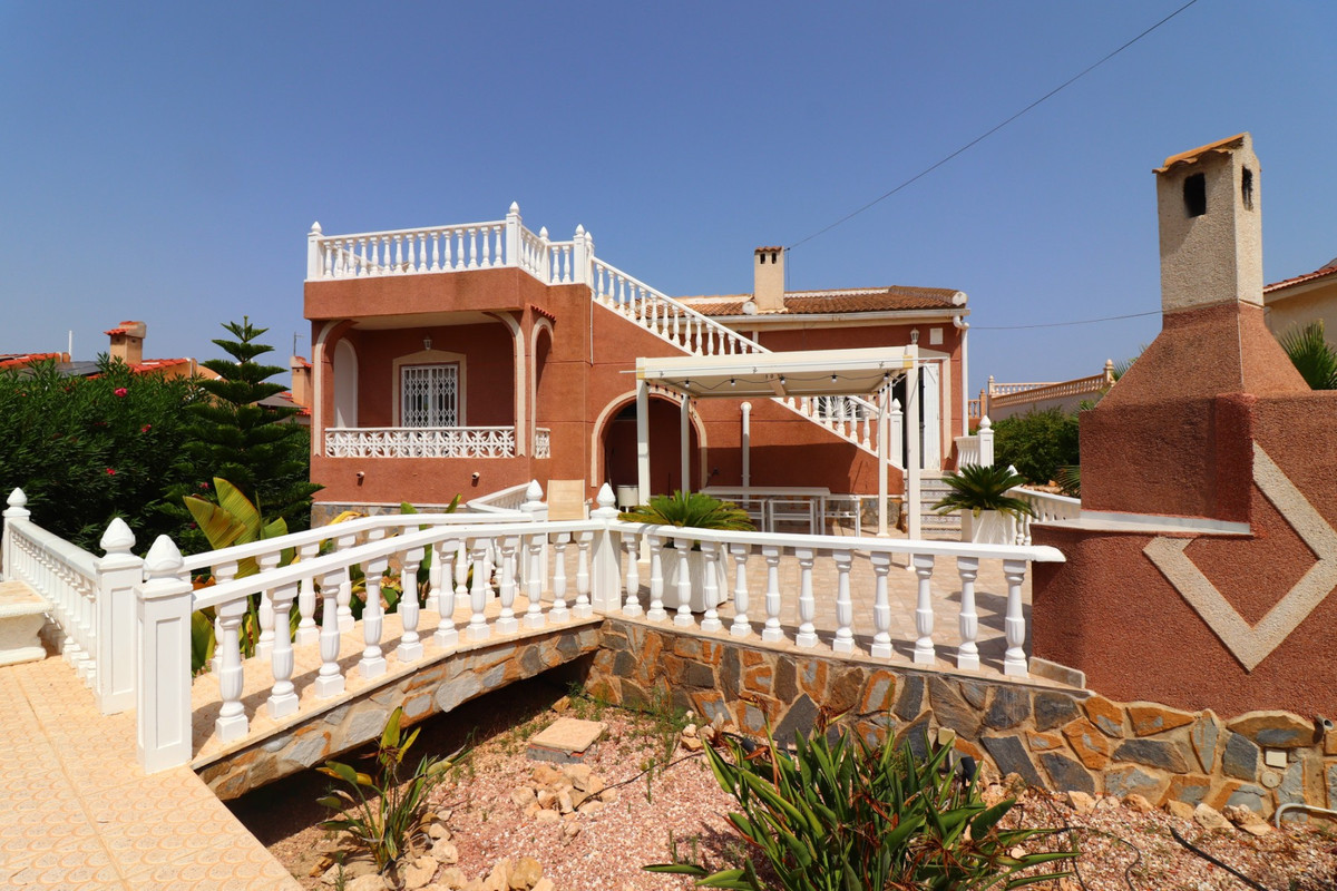 Se vende Villa - Chalet de 3 dormitorios en Costa Blanca, Alicante, España