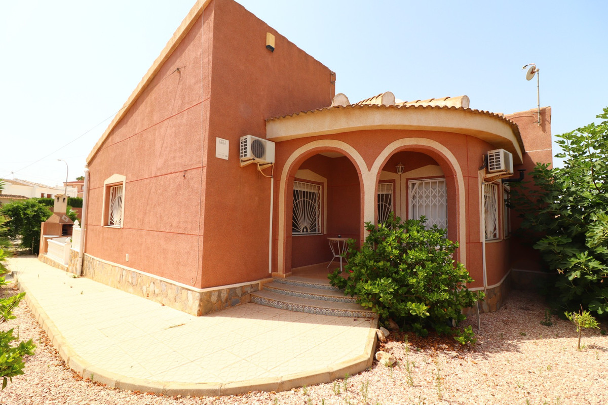 Se vende Villa - Chalet de 3 dormitorios en Costa Blanca, Alicante, España