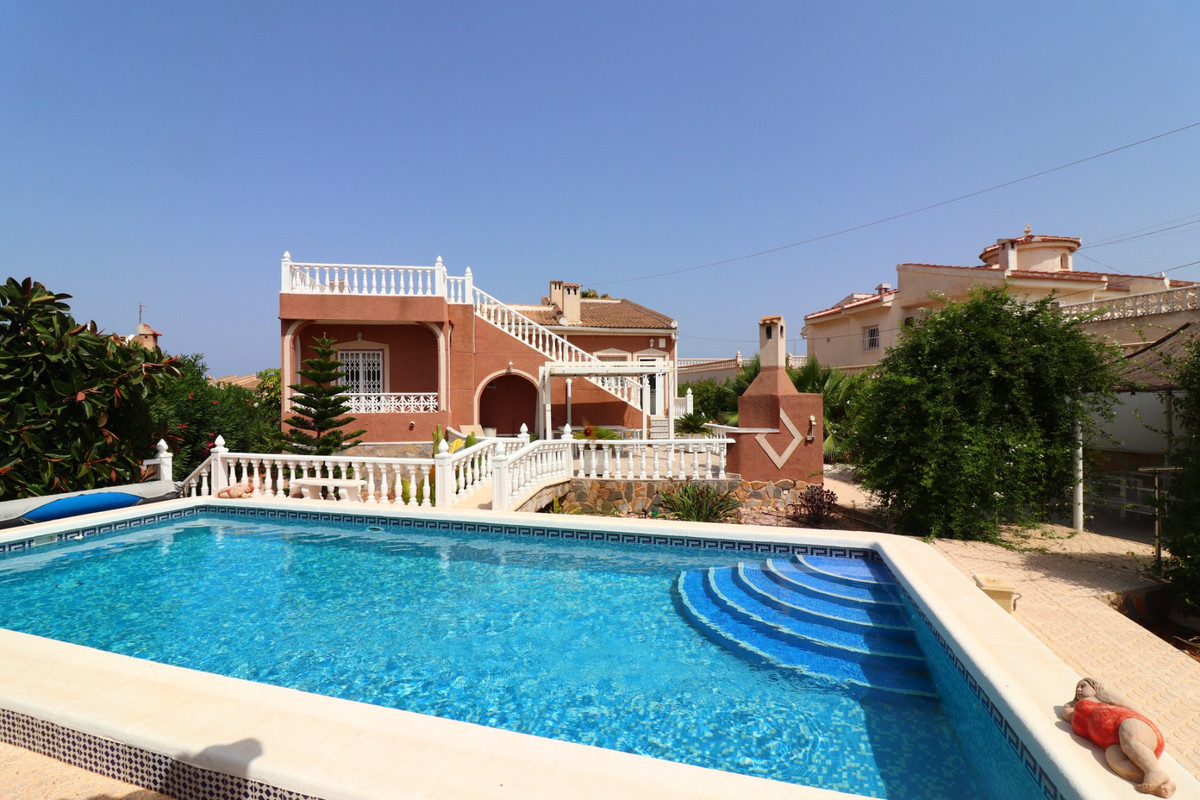 Se vende Villa - Chalet de 3 dormitorios en Costa Blanca, Alicante, España