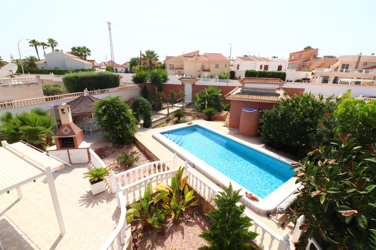 Se vende Villa - Chalet de 3 dormitorios en Costa Blanca, Alicante, España