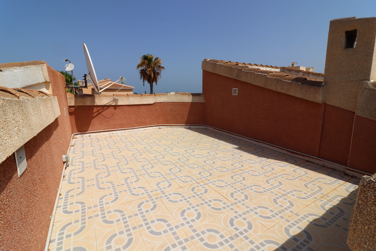 Se vende Villa - Chalet de 3 dormitorios en Costa Blanca, Alicante, España