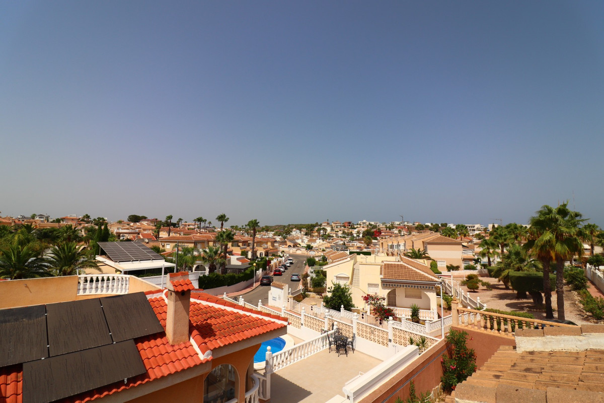 Se vende Villa - Chalet de 3 dormitorios en Costa Blanca, Alicante, España