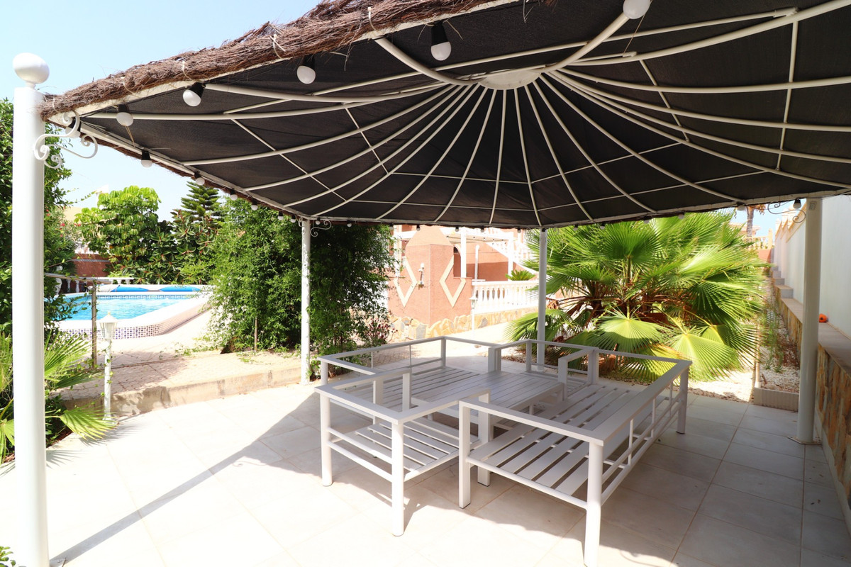 Se vende Villa - Chalet de 3 dormitorios en Costa Blanca, Alicante, España