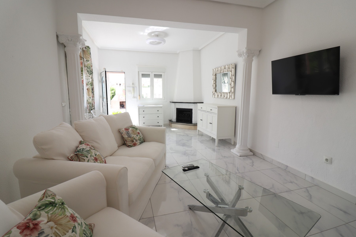 Se vende Villa - Chalet de 3 dormitorios en Costa Blanca, Alicante, España