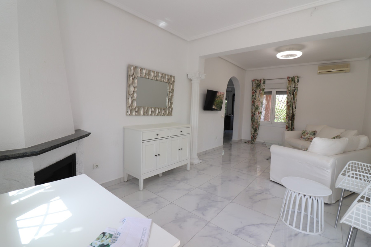 Se vende Villa - Chalet de 3 dormitorios en Costa Blanca, Alicante, España