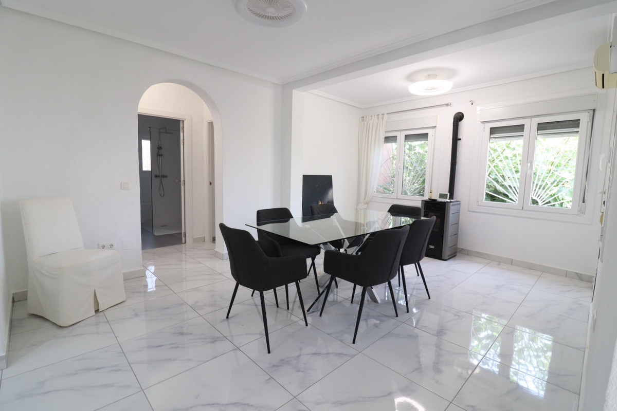 Se vende Villa - Chalet de 3 dormitorios en Costa Blanca, Alicante, España