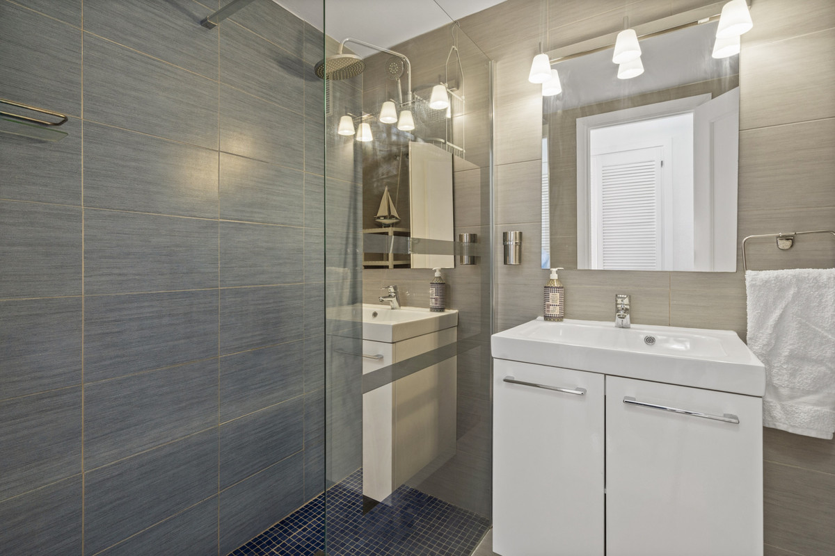 Se vende Apartamento Planta Media de 1 dormitorios en Costa Del Sol, Málaga, España