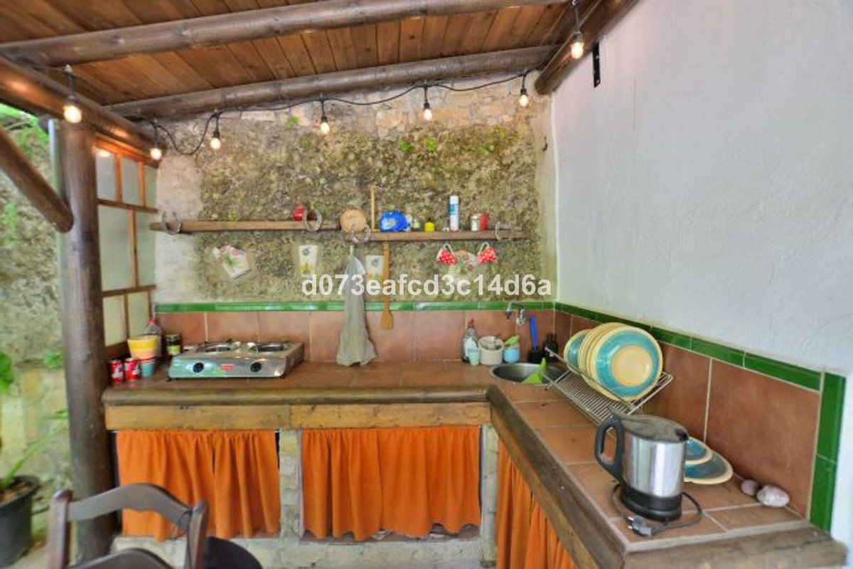 4 Bed Townhouse for sale in Arriate Costa Del Sol, Málaga, Spain