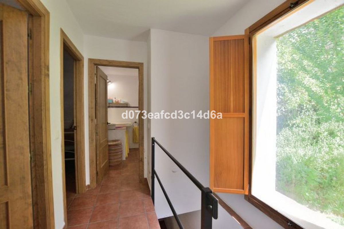 4 Bed Townhouse for sale in Arriate Costa Del Sol, Málaga, Spain