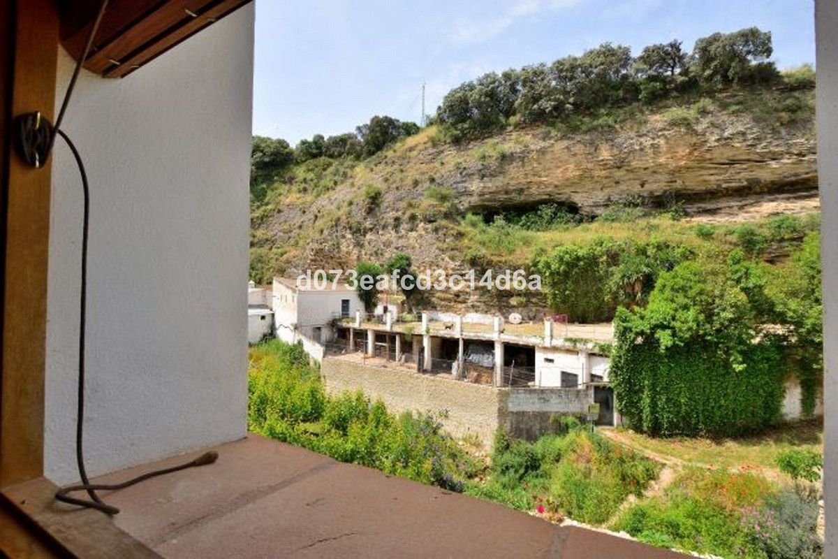 4 Bed Townhouse for sale in Arriate Costa Del Sol, Málaga, Spain