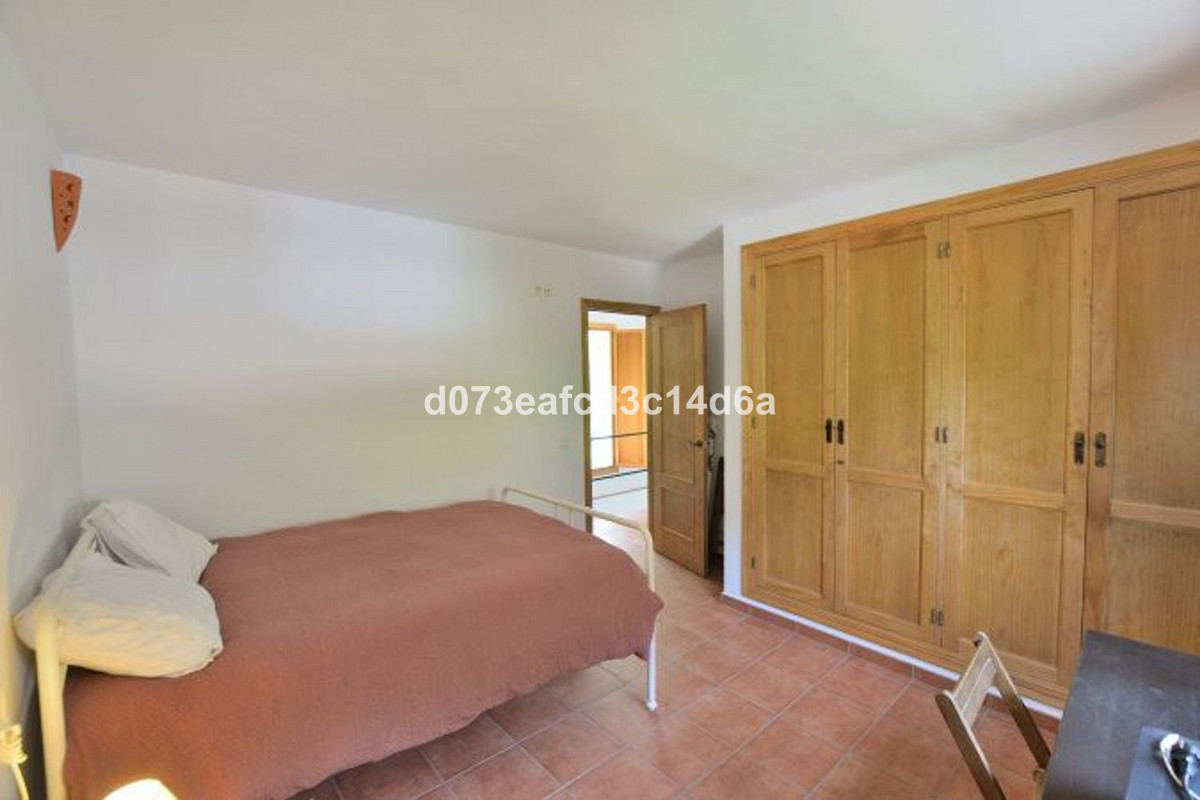 4 Bed Townhouse for sale in Arriate Costa Del Sol, Málaga, Spain