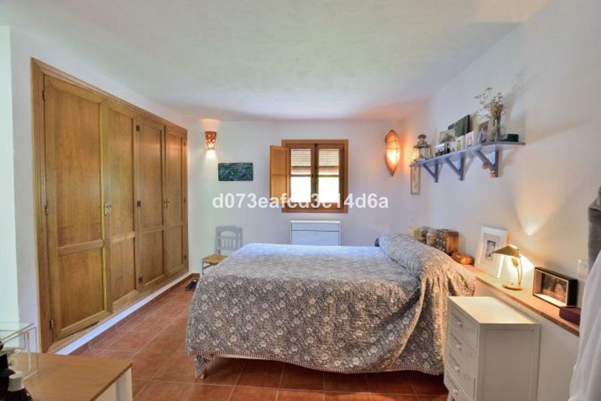 4 Bed Townhouse for sale in Arriate Costa Del Sol, Málaga, Spain