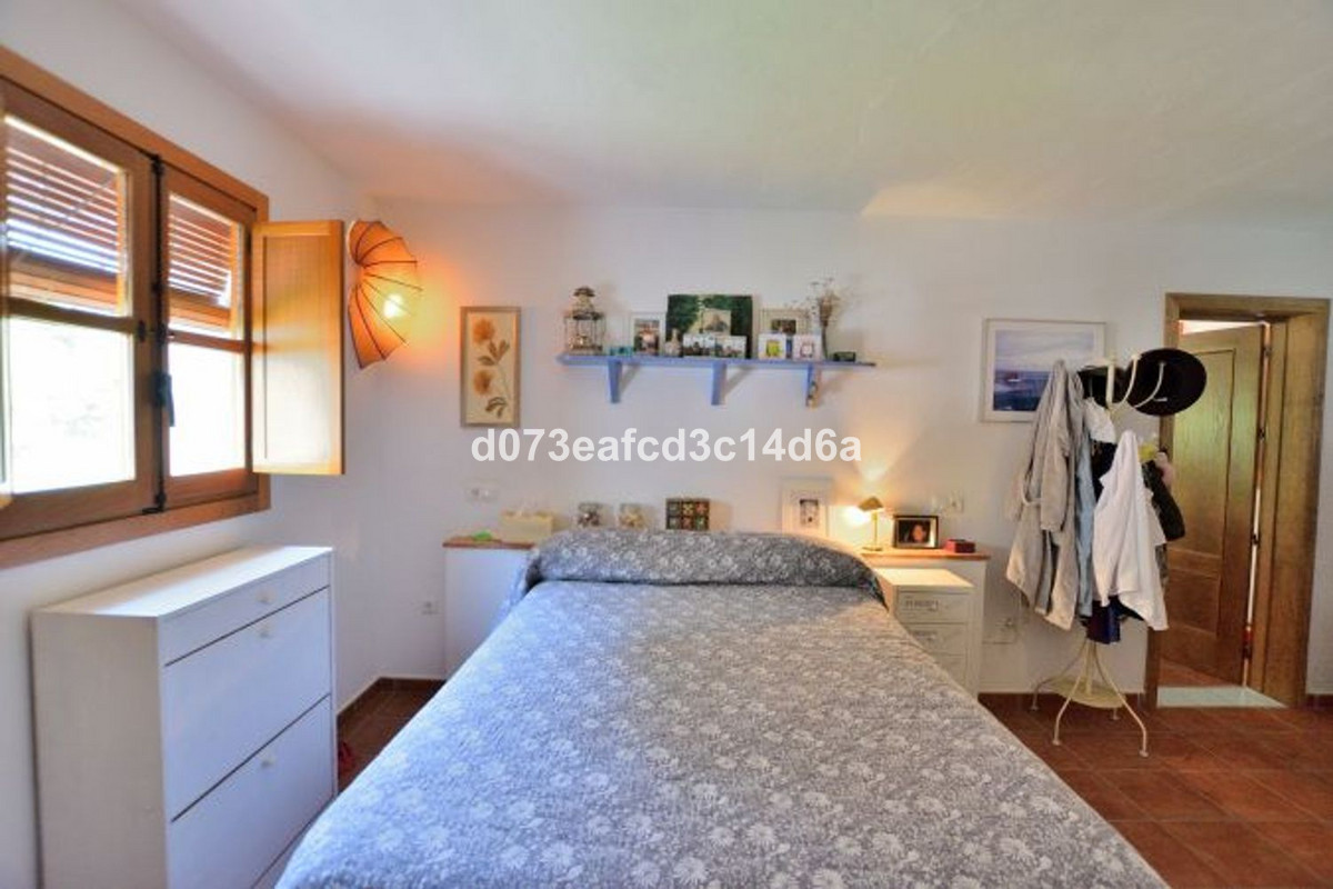 4 Bed Townhouse for sale in Arriate Costa Del Sol, Málaga, Spain
