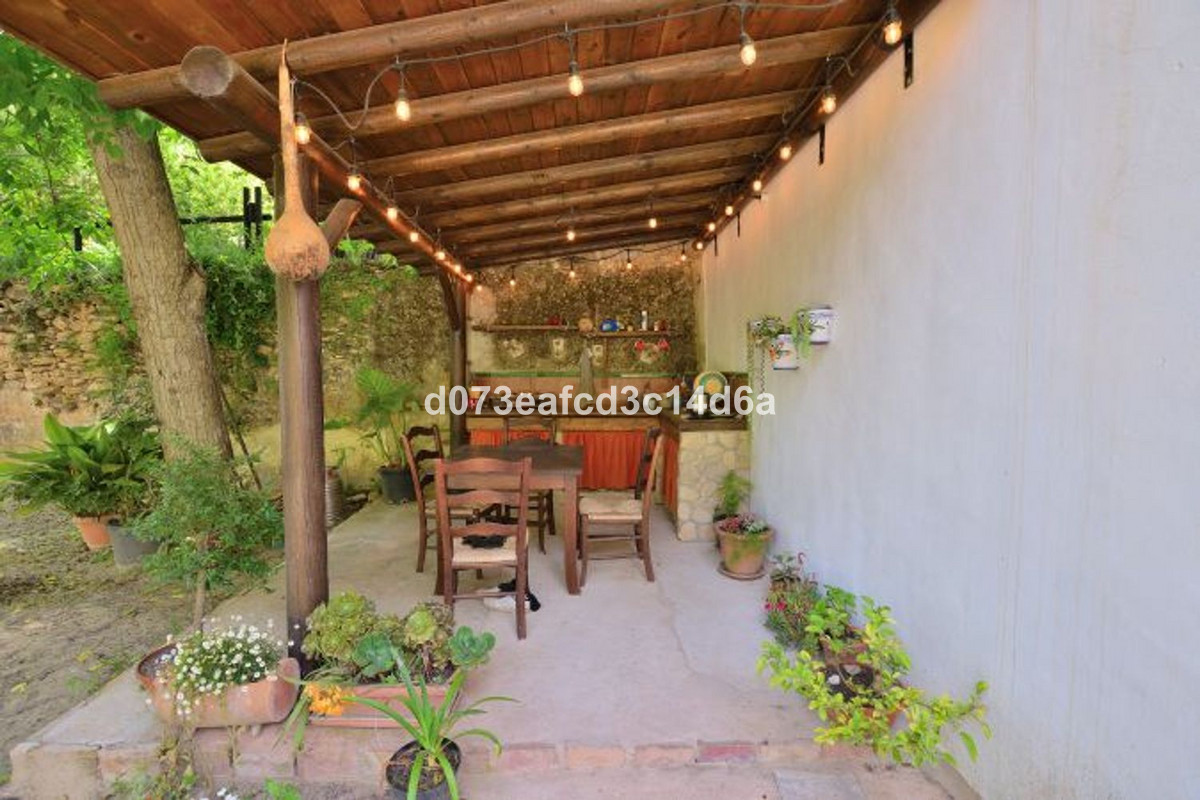 4 Bed Townhouse for sale in Arriate Costa Del Sol, Málaga, Spain