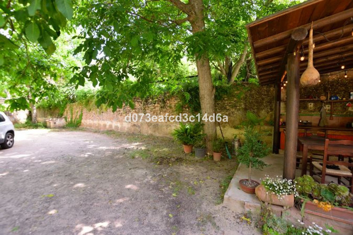 4 Bed Townhouse for sale in Arriate Costa Del Sol, Málaga, Spain