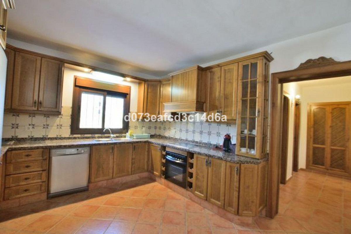 Se vende Finca - Cortijo de 2 dormitorios en Costa Del Sol, Málaga, España