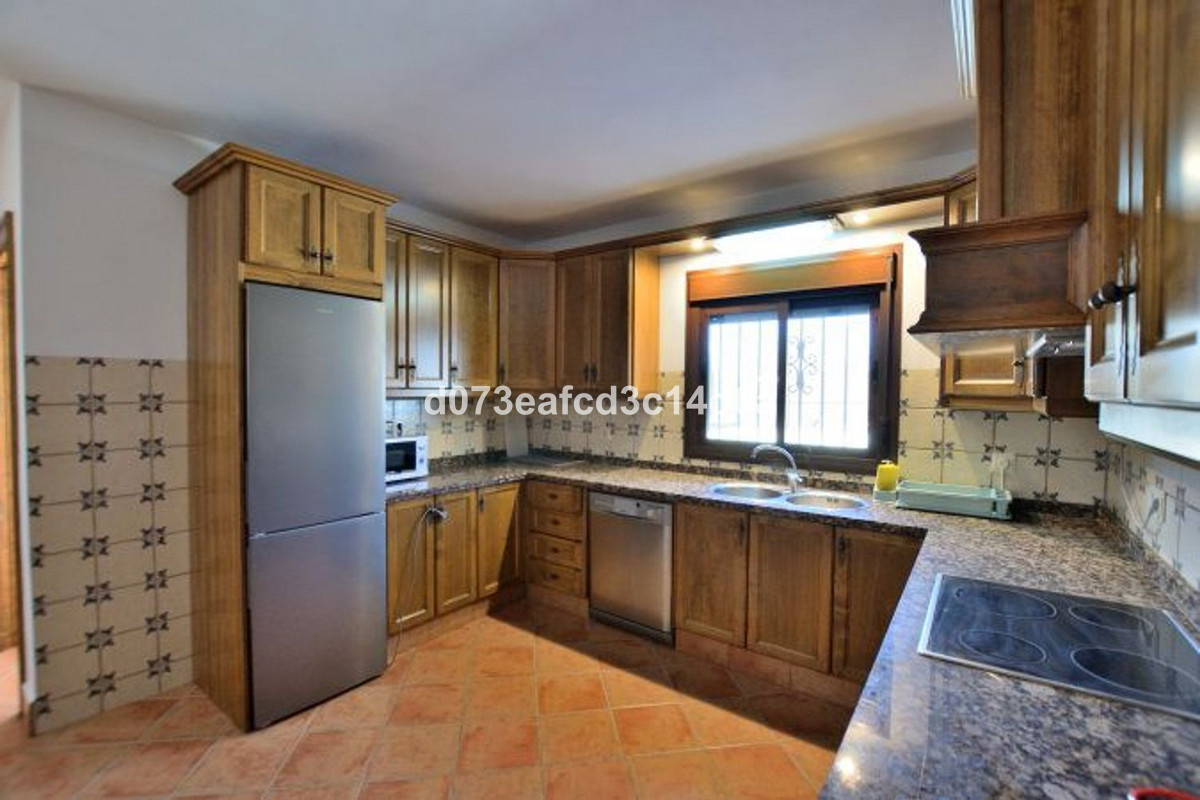 Se vende Finca - Cortijo de 2 dormitorios en Costa Del Sol, Málaga, España