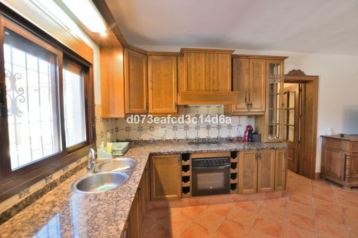 Se vende Finca - Cortijo de 2 dormitorios en Costa Del Sol, Málaga, España