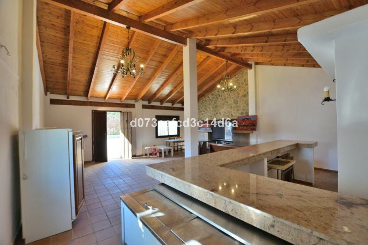 Se vende Finca - Cortijo de 2 dormitorios en Costa Del Sol, Málaga, España