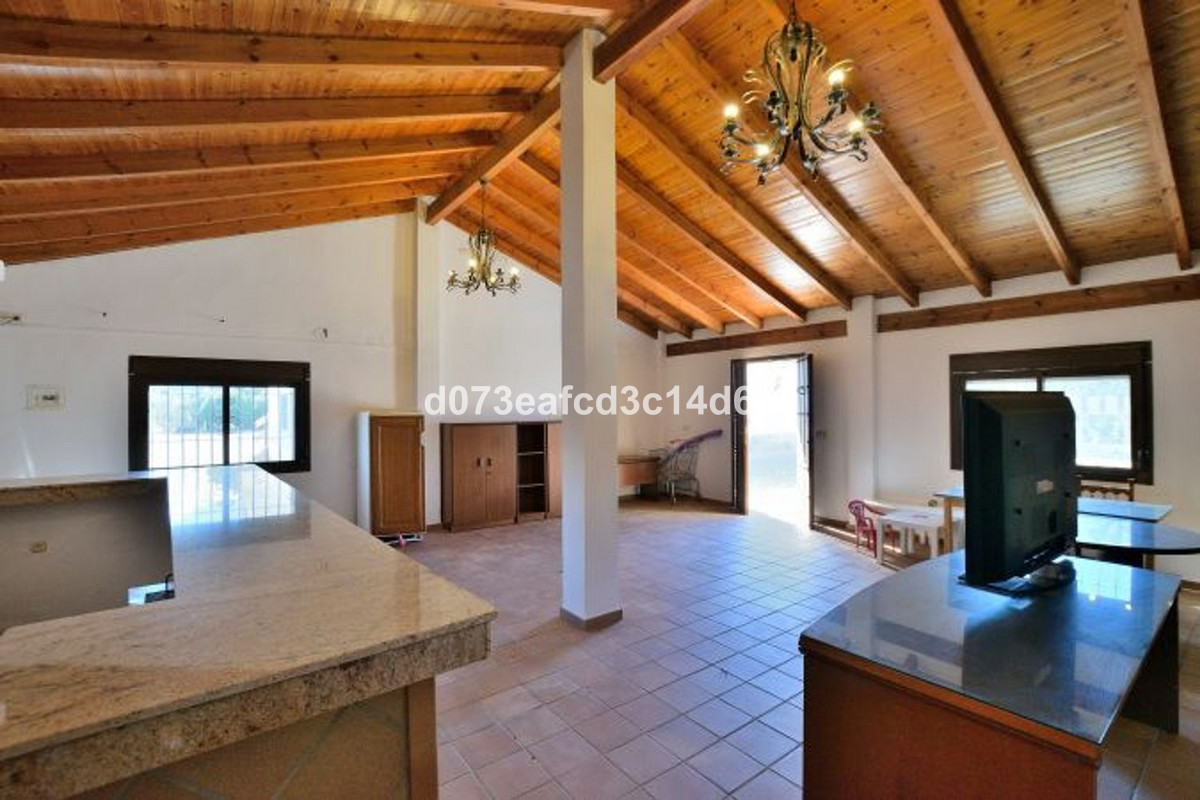 Se vende Finca - Cortijo de 2 dormitorios en Costa Del Sol, Málaga, España