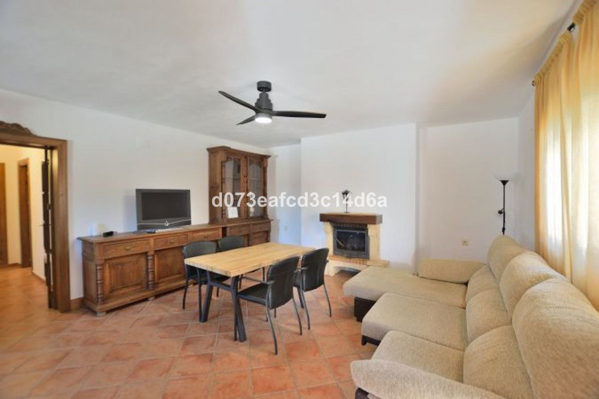 Se vende Finca - Cortijo de 2 dormitorios en Costa Del Sol, Málaga, España