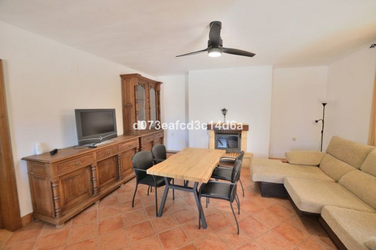 Se vende Finca - Cortijo de 2 dormitorios en Costa Del Sol, Málaga, España