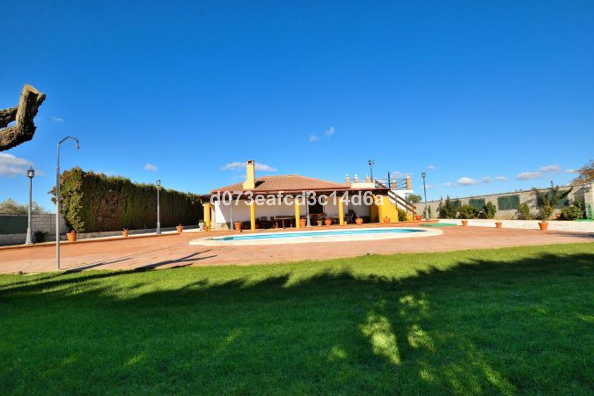 Se vende Finca - Cortijo de 2 dormitorios en Costa Del Sol, Málaga, España
