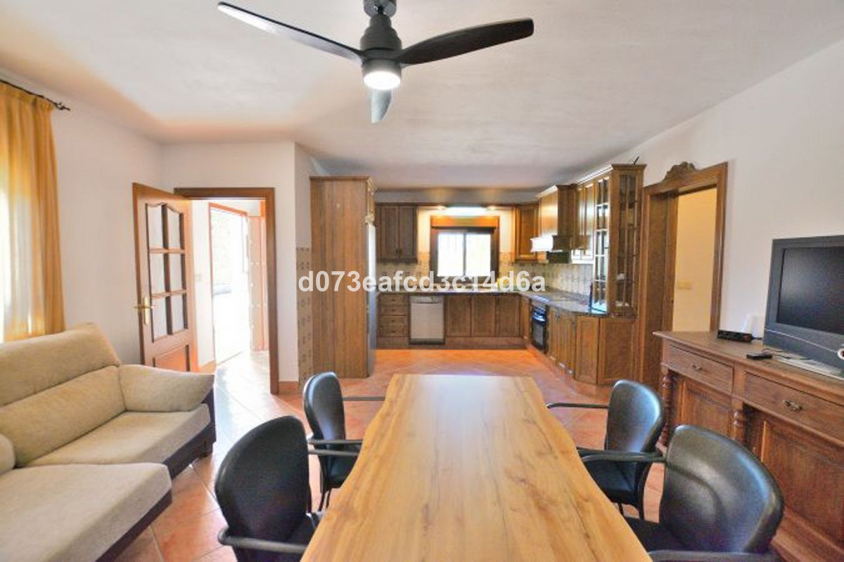 Se vende Finca - Cortijo de 2 dormitorios en Costa Del Sol, Málaga, España