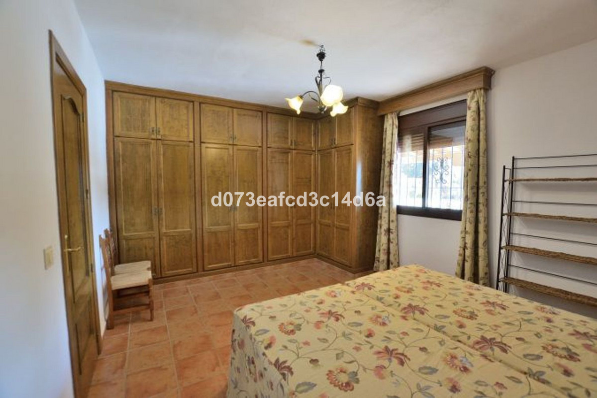 Se vende Finca - Cortijo de 2 dormitorios en Costa Del Sol, Málaga, España