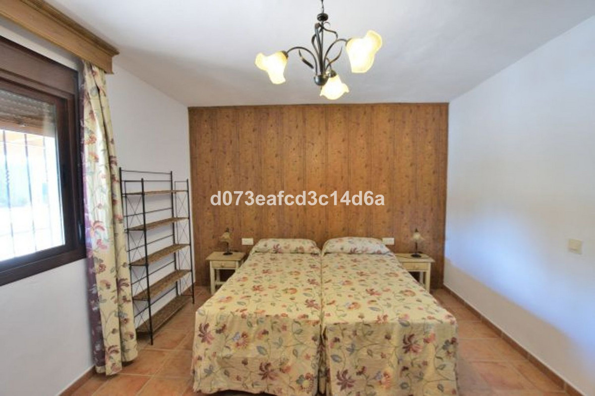 Se vende Finca - Cortijo de 2 dormitorios en Costa Del Sol, Málaga, España