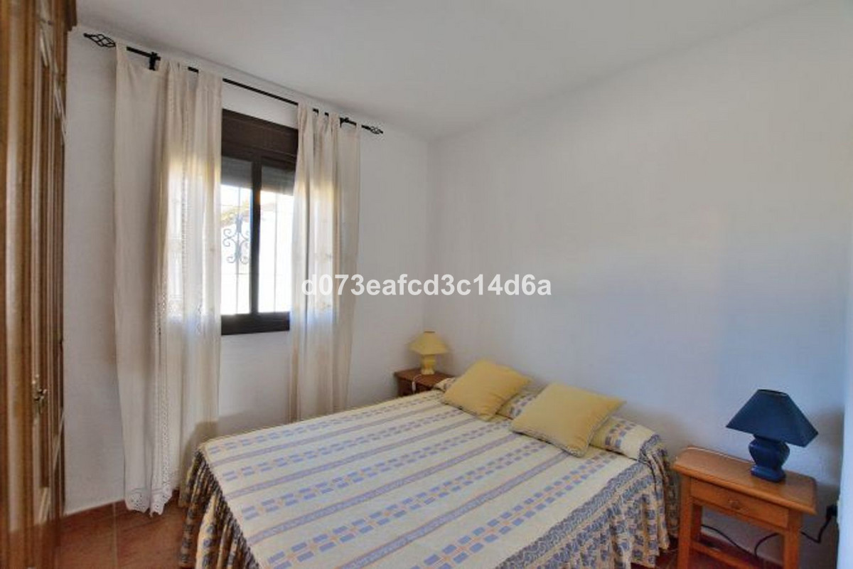 Se vende Finca - Cortijo de 2 dormitorios en Costa Del Sol, Málaga, España