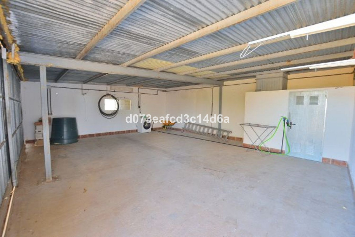 Se vende Finca - Cortijo de 2 dormitorios en Costa Del Sol, Málaga, España