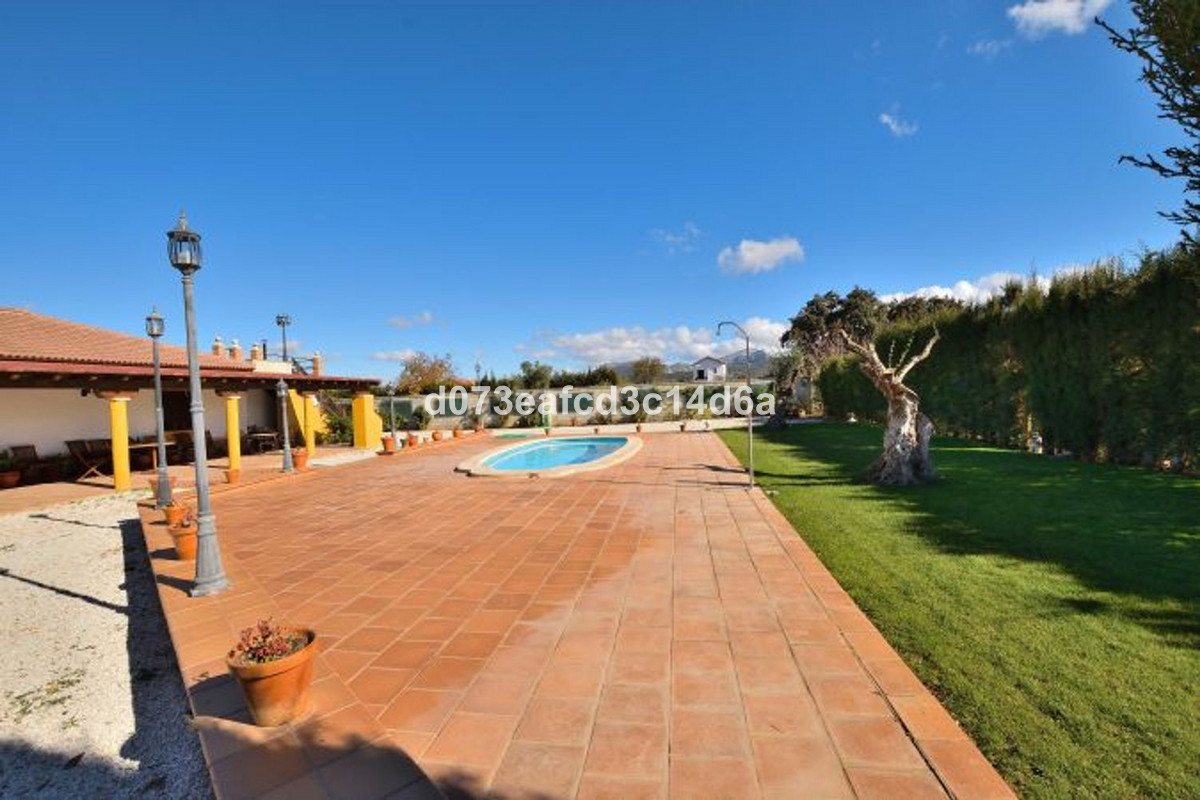 Se vende Finca - Cortijo de 2 dormitorios en Costa Del Sol, Málaga, España