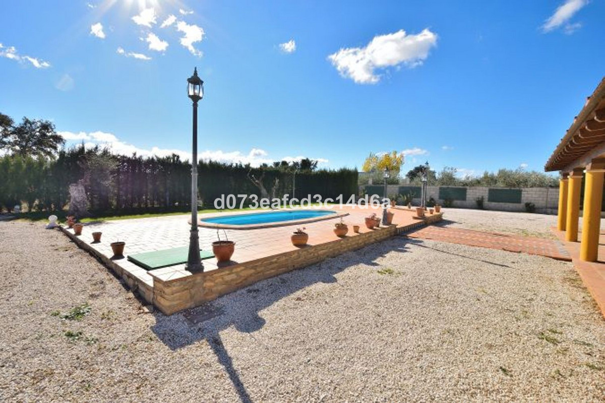 Se vende Finca - Cortijo de 2 dormitorios en Costa Del Sol, Málaga, España