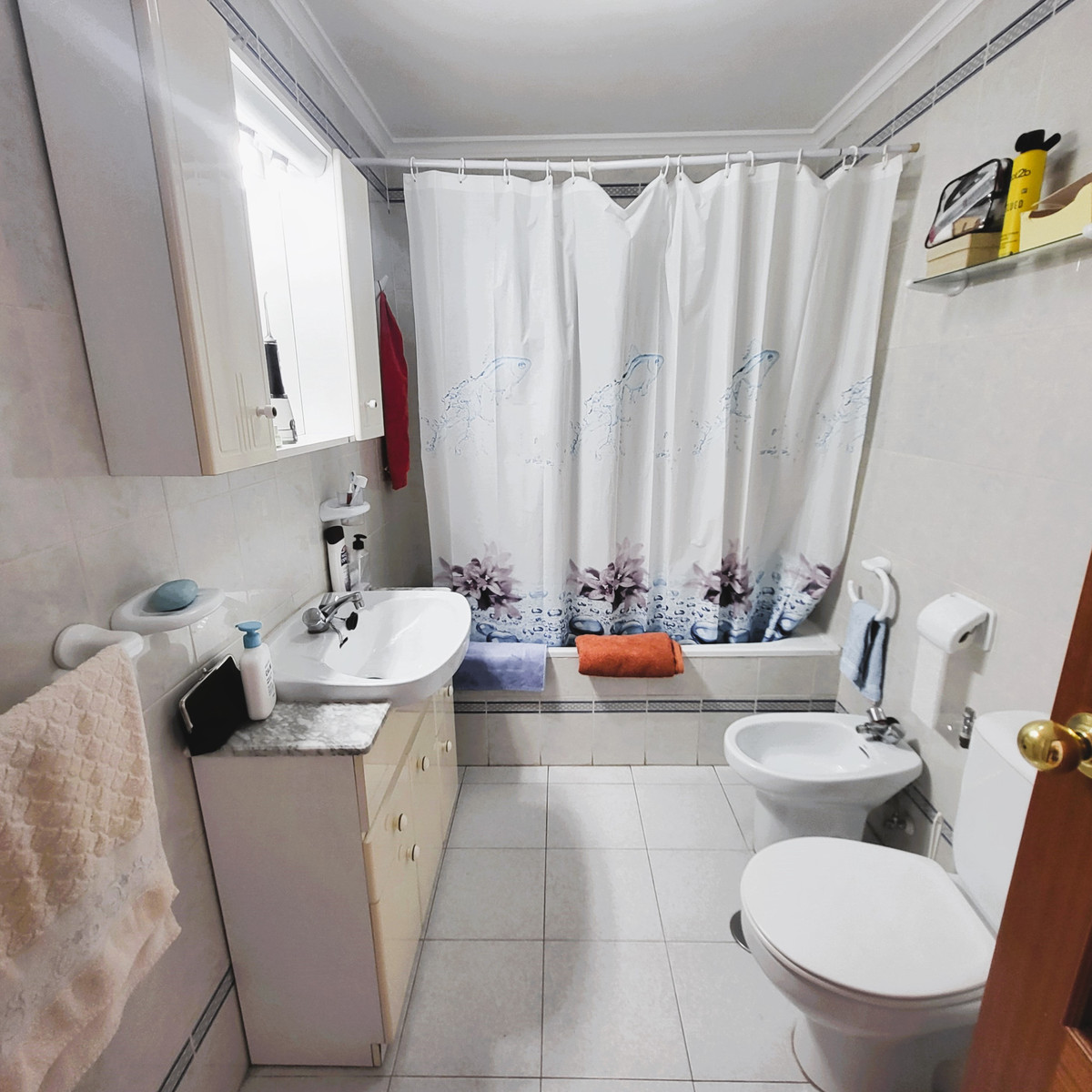 3 Bed Apartment for sale in Estepona Costa Del Sol, Málaga, Spain
