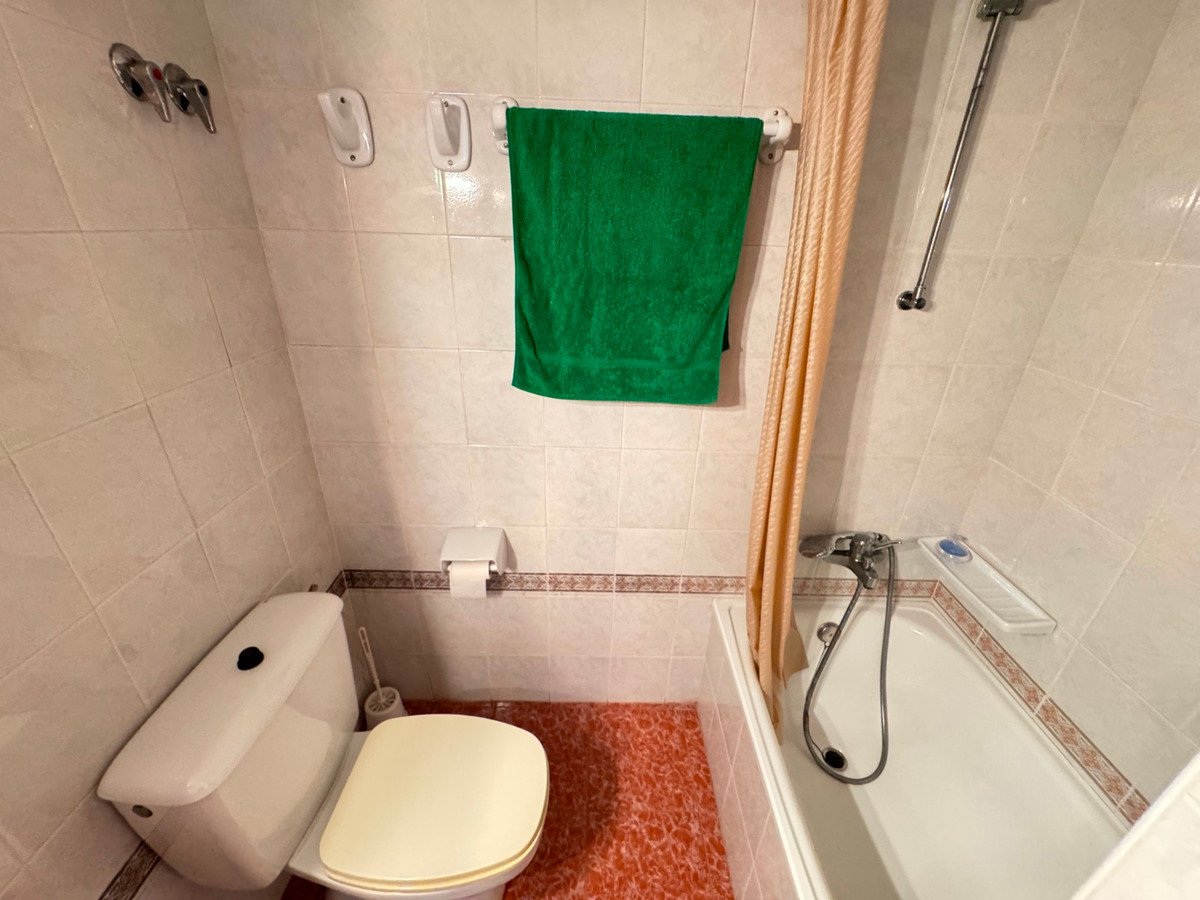 2 Bed Apartment for sale in Guardamar Del Segura Costa Blanca, Alicante, Spain