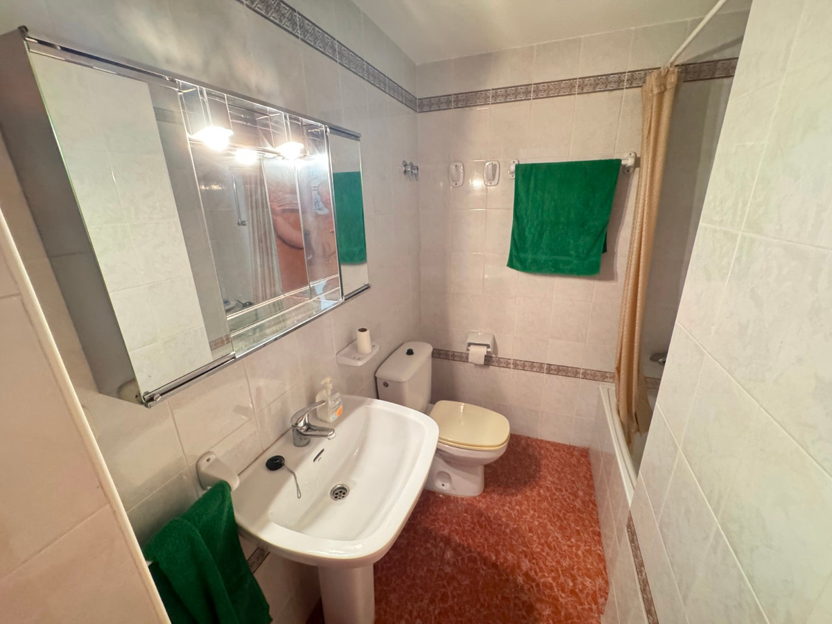 2 Bed Apartment for sale in Guardamar Del Segura Costa Blanca, Alicante, Spain