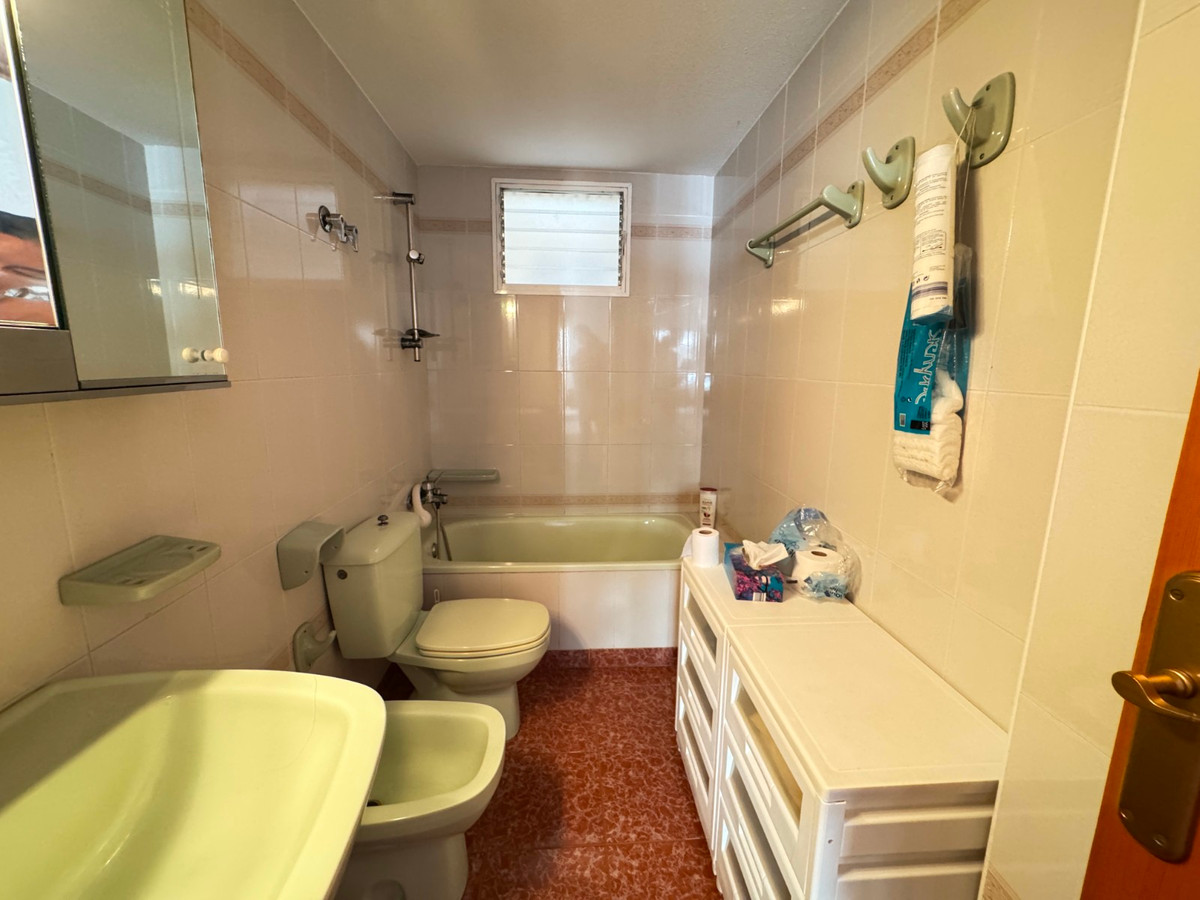2 Bed Apartment for sale in Guardamar Del Segura Costa Blanca, Alicante, Spain