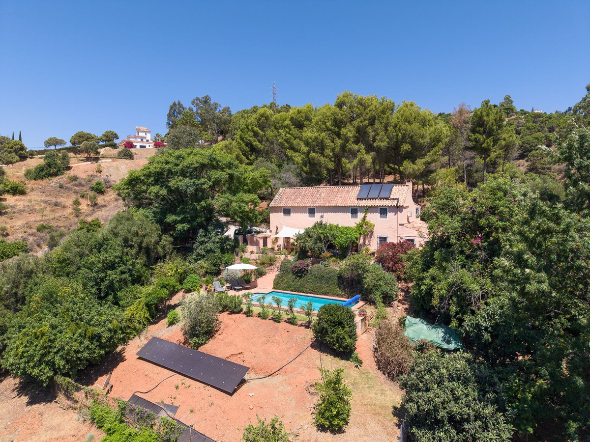 3 Bed Townhouse for sale in Estepona Costa Del Sol, Málaga, Spain