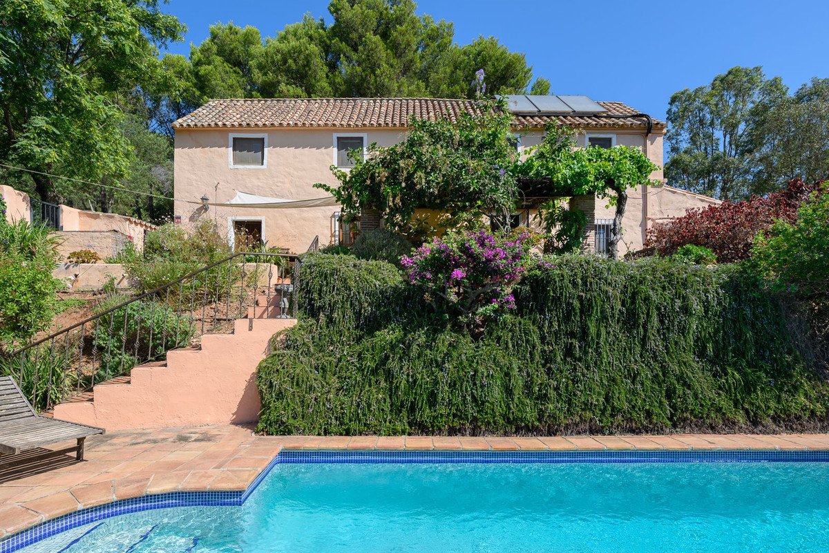 3 Bed Townhouse for sale in Estepona Costa Del Sol, Málaga, Spain