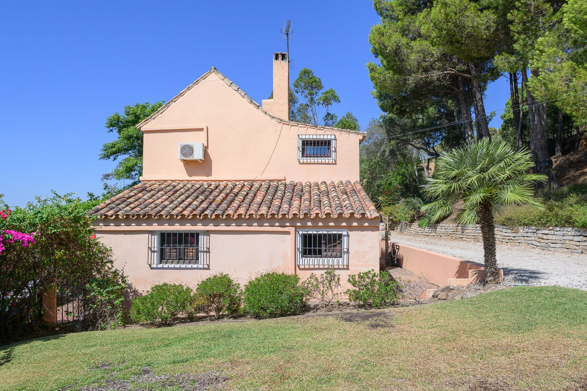 3 Bed Townhouse for sale in Estepona Costa Del Sol, Málaga, Spain