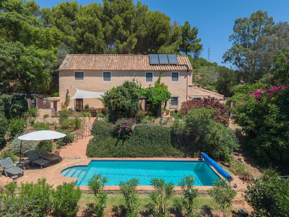 3 Bed Townhouse for sale in Estepona Costa Del Sol, Málaga, Spain