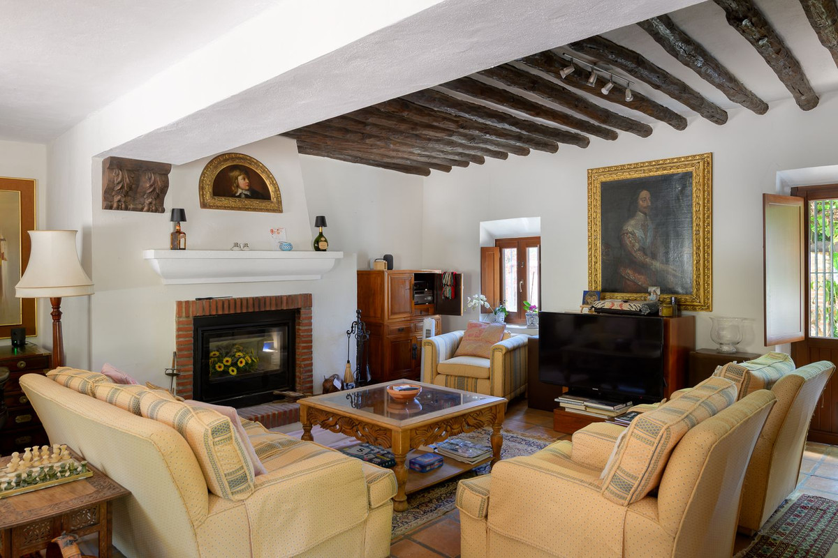 3 Bed Townhouse for sale in Estepona Costa Del Sol, Málaga, Spain