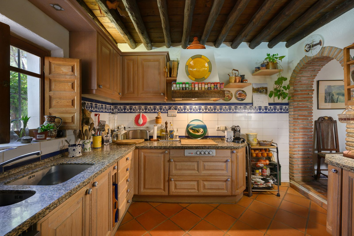 3 Bed Townhouse for sale in Estepona Costa Del Sol, Málaga, Spain