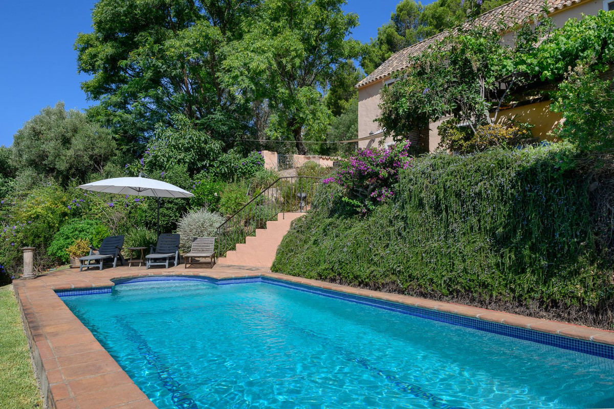3 Bed Townhouse for sale in Estepona Costa Del Sol, Málaga, Spain