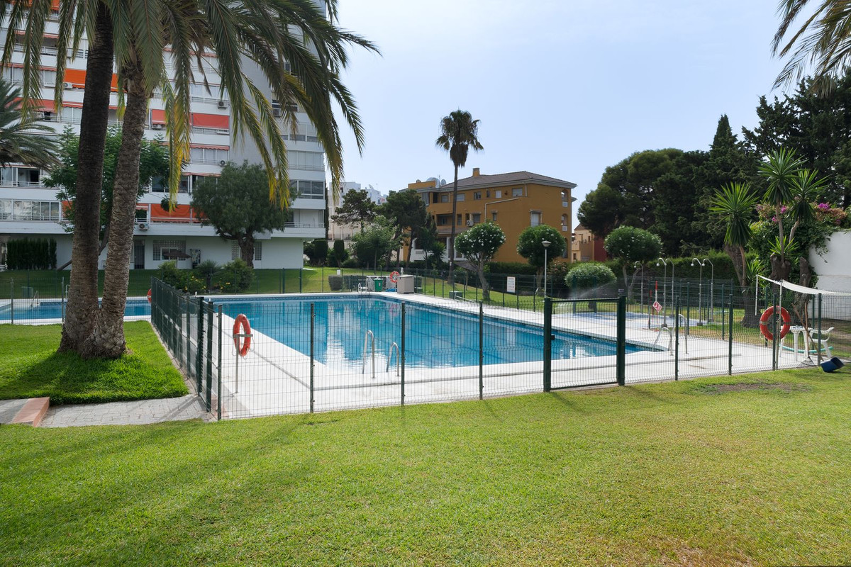 1 Bed Apartment for sale in Benalmadena Costa Costa Del Sol, Málaga, Spain