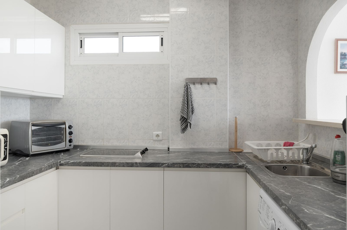 1 Bed Apartment for sale in Benalmadena Costa Costa Del Sol, Málaga, Spain