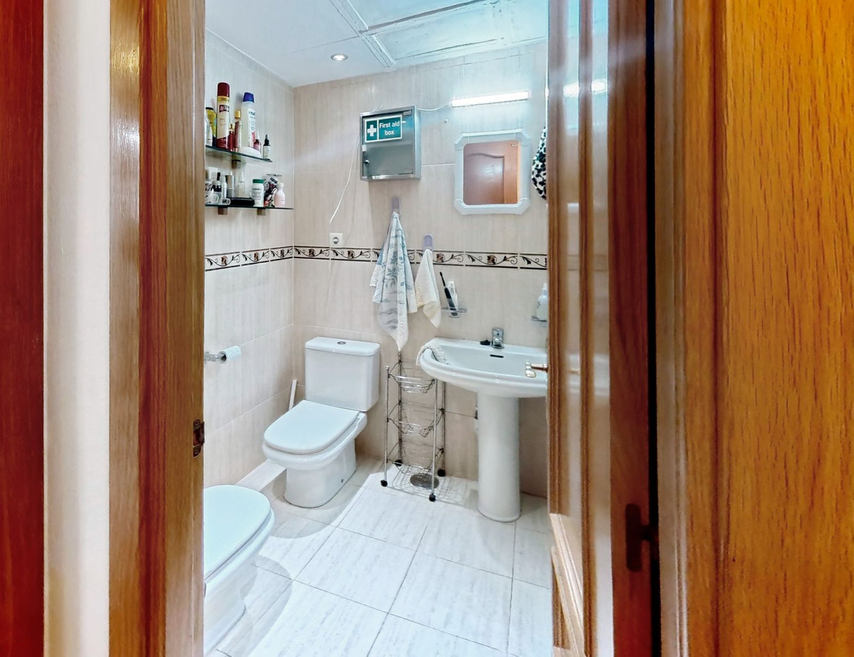 2 Bed Apartment for sale in Benalmadena Costa Costa Del Sol, Málaga, Spain